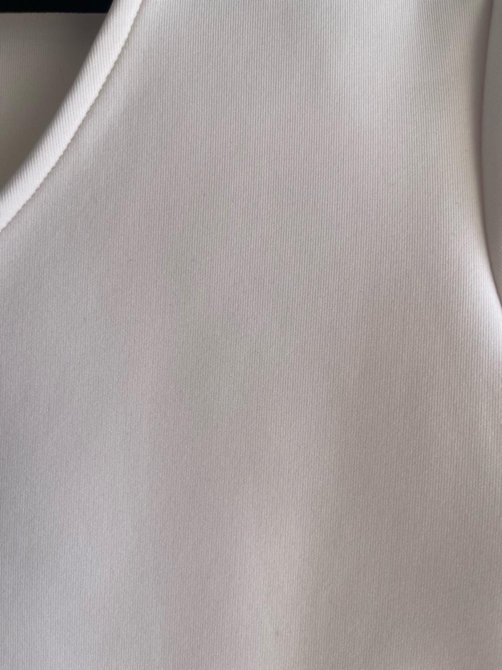 Foreign Exchange Ivory V-Neck Cropped Top - Picture 4 of 6